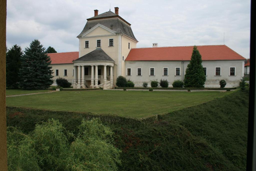 Pension Schlossblick Nebersdorf Экстерьер фото